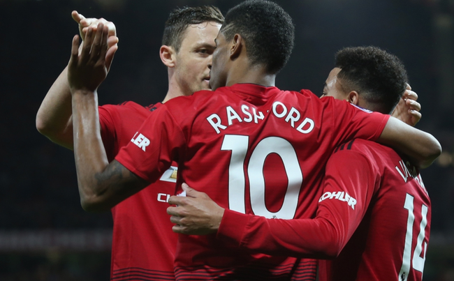 她在训练中 她在训练中